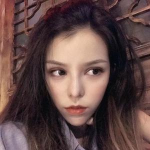 一个吃奶一个添下边18禁欧美
